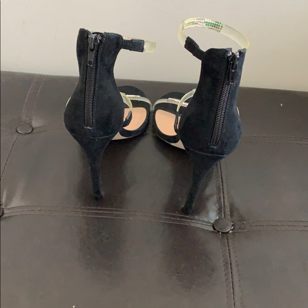 Call in Spring heels - Picture 3 of 4